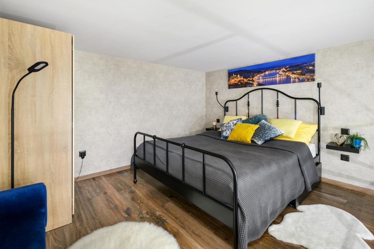 Luxury Apartment In The City Center With Parking 布达佩斯 外观 照片